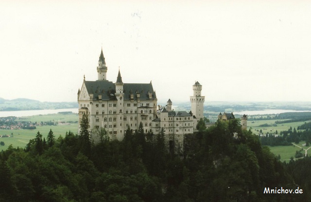 Soubor:Neuschwanstein-zamek-01.jpg