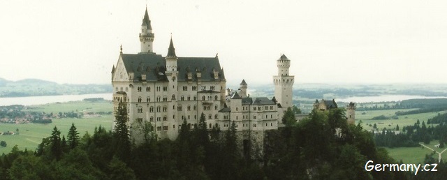 Soubor:Neuschwanstein-zamek-Nemecko.jpg