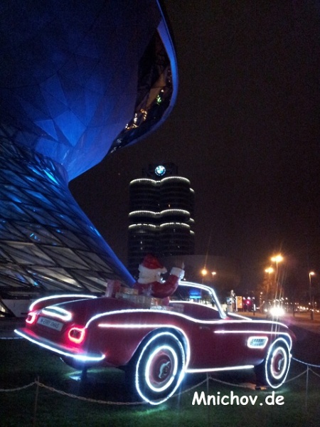 Soubor:BMW-Welt-santa.jpg