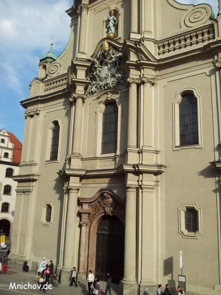 Soubor:Heilig-Geist-Kirche-Mnichov-01.jpg