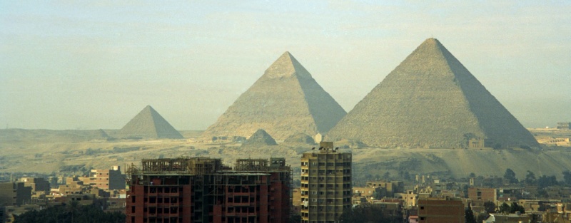 Soubor:Pyramidy-v-Gize-01.jpg