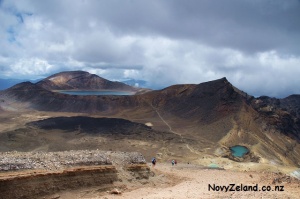 vlevo Mount Tongariro