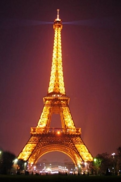 Soubor:Eiffelova-vez-v-noci-01.jpg