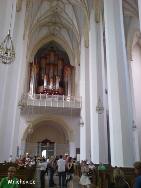 Soubor:Frauenkirche-Mnichov-varhany.jpg