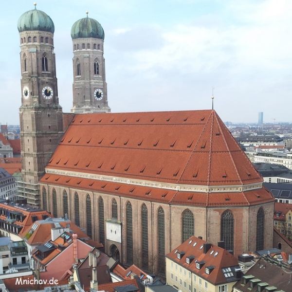 Soubor:Nova-Radnice-Mnichov-vyhled-Frauenkirche.jpg